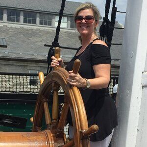 Meet your Posher, Laura